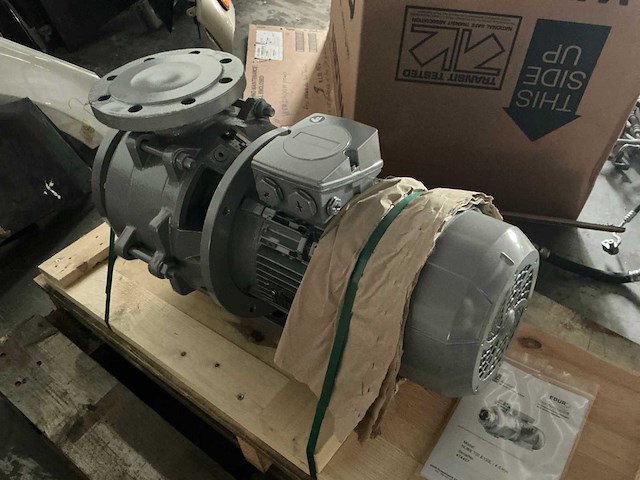 2024 edur nubs 700 pomp nieuw - afbeelding 1 van  12