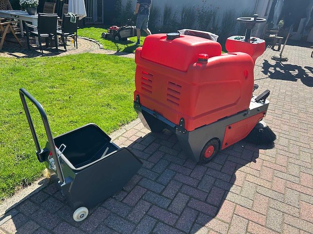 2024 ep t1260 zelfrijdende veegmachine - afbeelding 6 van  9