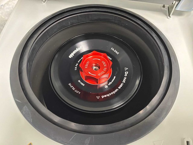 2024 eppendorf 5425 r laboratorium micro centrifuge - afbeelding 4 van  5
