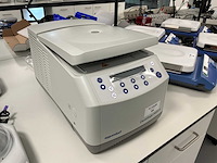 2024 eppendorf 5425 r laboratorium micro centrifuge - afbeelding 1 van  5