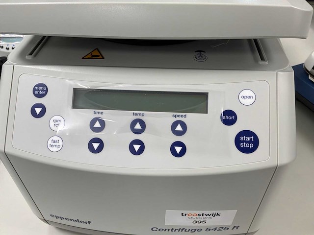 2024 eppendorf 5425 r laboratorium micro centrifuge - afbeelding 3 van  5