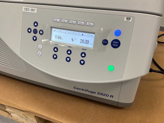 2024 eppendorf 5920r gekoeld laboratorium centrifuge - afbeelding 2 van  3