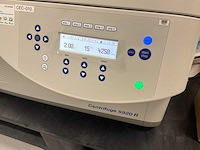 2024 eppendorf 5920r gekoeld laboratorium centrifuge - afbeelding 2 van  4