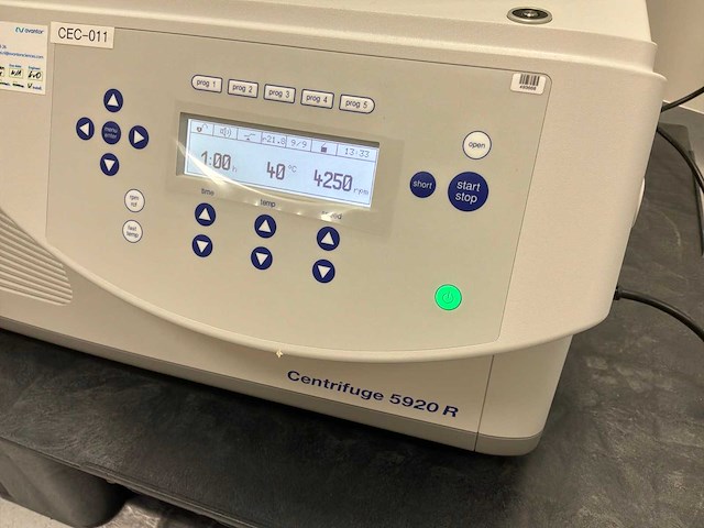 2024 eppendorf 5920r gekoeld laboratorium centrifuge - afbeelding 2 van  3