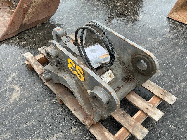 2024 eurosteel ec230 hydraulische snelwissel - afbeelding 3 van  9