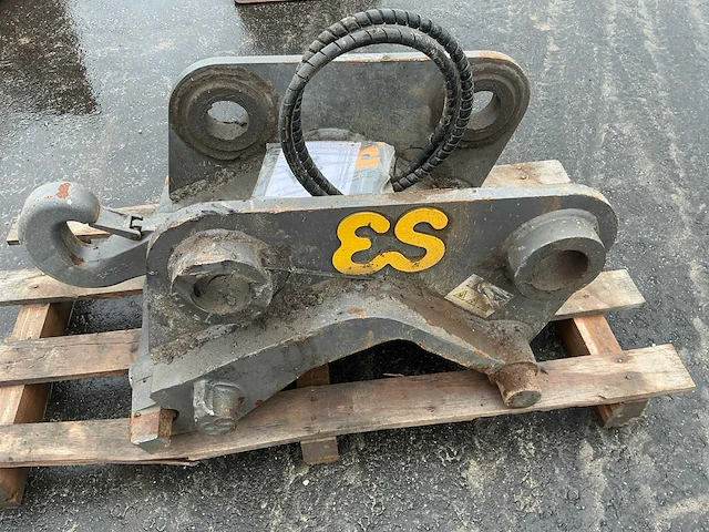 2024 eurosteel ec230 hydraulische snelwissel - afbeelding 6 van  9