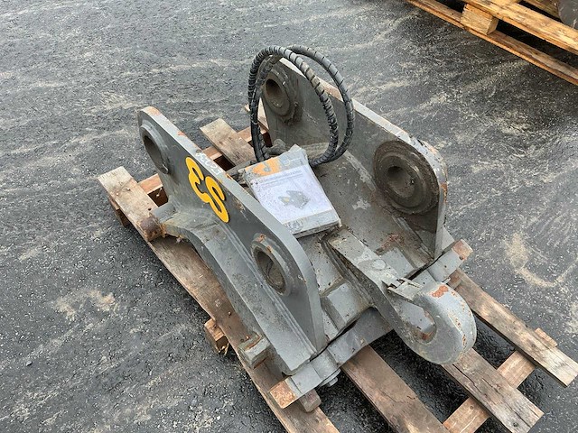 2024 eurosteel ec230 hydraulische snelwissel - afbeelding 1 van  9