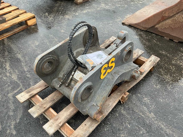 2024 eurosteel ec230 hydraulische snelwissel - afbeelding 2 van  9