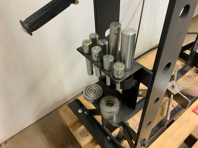 2024 facom w-450 / 50t werkplaatspers - afbeelding 2 van  13