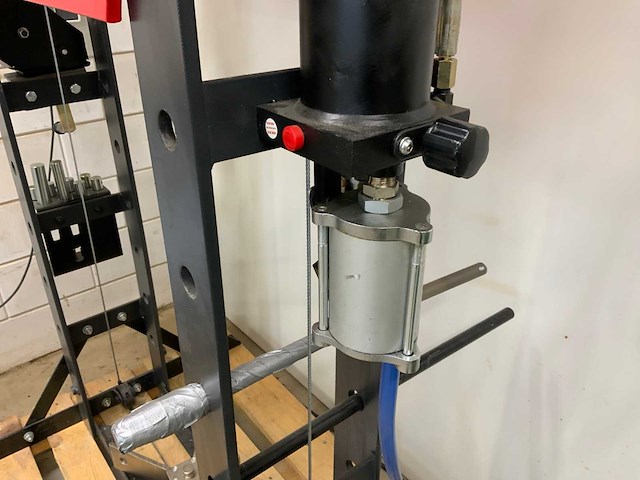 2024 facom w-450 / 50t werkplaatspers - afbeelding 4 van  13