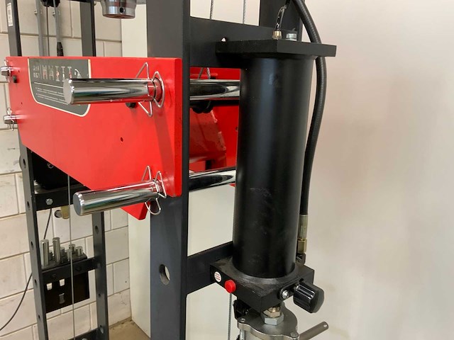 2024 facom w-450 / 50t werkplaatspers - afbeelding 5 van  13