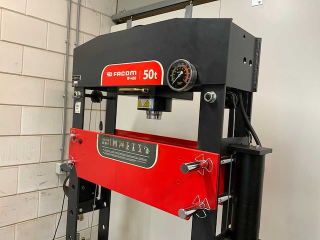 2024 facom w-450 / 50t werkplaatspers - afbeelding 6 van  13