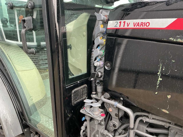 2024 fendt 211v vario profi smalspoortractor - afbeelding 10 van  21