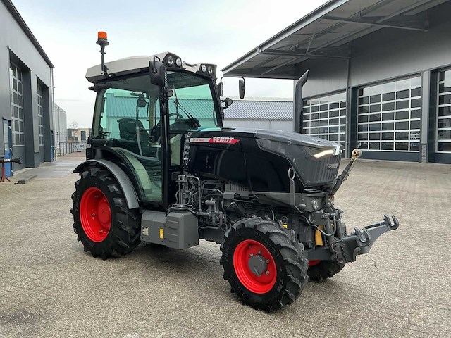 2024 fendt 211v vario profi smalspoortractor - afbeelding 16 van  21