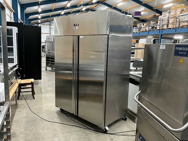 2024 gastro-inox 201.004 dubbeldeurs koelkast - afbeelding 1 van  7