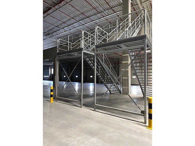 2024 gegalvaniseerde stalen trap - afbeelding 2 van  5