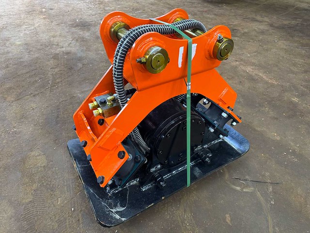2024 hb-04 4.5/6tons trilplaat voor een graafmachine - afbeelding 1 van  4