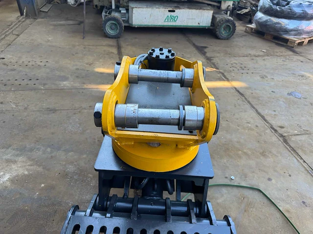 2024 hb-04 4.5/6tons trilplaat voor een graafmachine - afbeelding 7 van  9