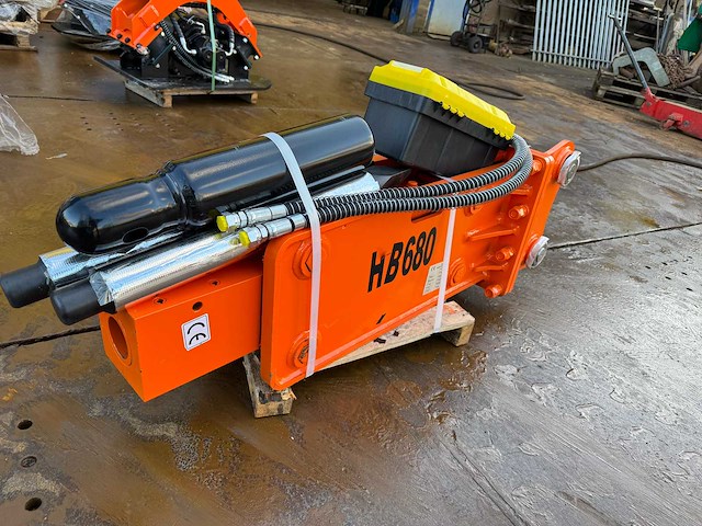 2024 hb680 4.5/6tons trilplaat voor een graafmachine - afbeelding 5 van  6