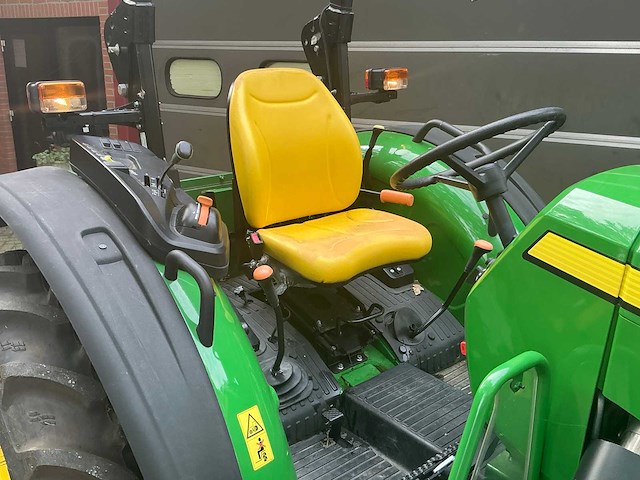2024 john deere 5050e 4x4 mini tractor “demo” 9 uur - afbeelding 7 van  41