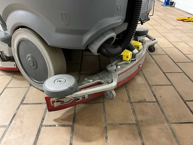 2024 kärcher b 110 r schrobmachine - afbeelding 14 van  16