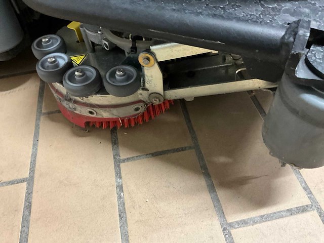 2024 kärcher b 110 r schrobmachine - afbeelding 16 van  16