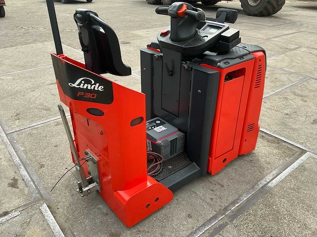 2024 linde p30 industriële trekker - afbeelding 8 van  13