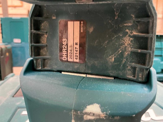 2024 makita dhr243 combihamer met stofafzuiging - afbeelding 3 van  4