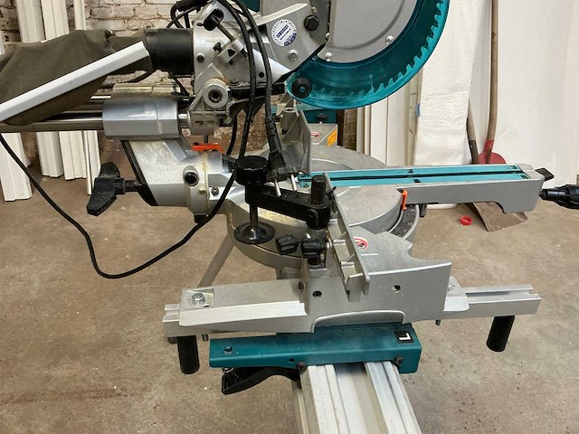 2024 makita ls0815fl afkortzaag - afbeelding 7 van  7