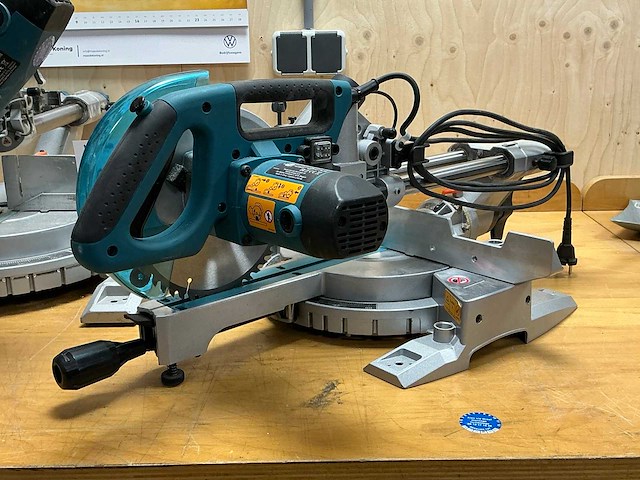 2024 makita radiaalafkortzaagmachine - afbeelding 1 van  6