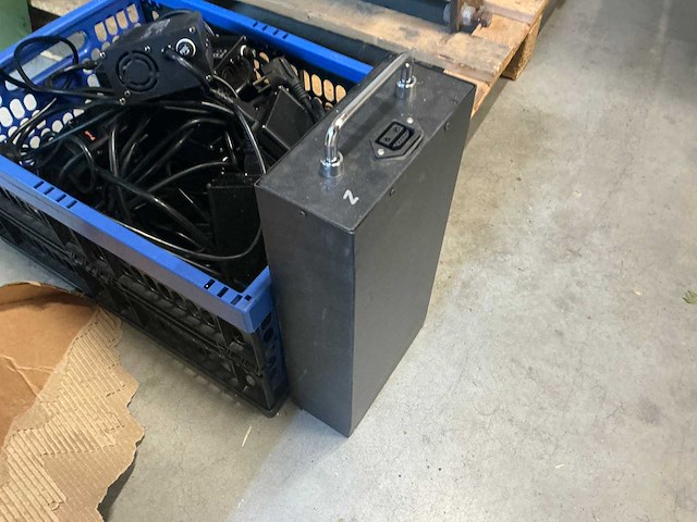 2024 mangosteen m1 l1e-b elektrische snorscooter groen, rood en zwart (8x) - afbeelding 3 van  11