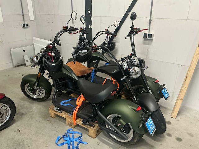 2024 mangosteen m1 l1e-b elektrische snorscooter groen, rood en zwart (8x) - afbeelding 9 van  11