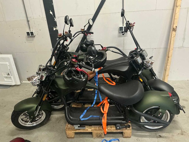 2024 mangosteen m1 l1e-b elektrische snorscooter groen, rood en zwart (8x) - afbeelding 10 van  11