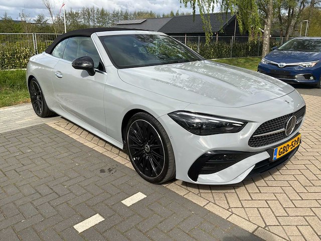 2024 mercedes-benz 200 amg line cle cabriolet personenauto - afbeelding 2 van  39