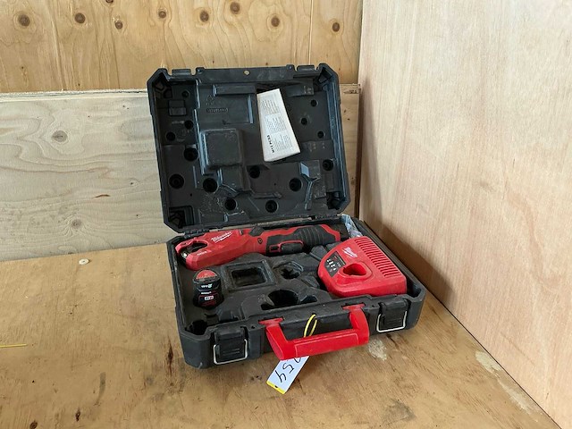 2024 milwaukee m12 pcss pijpsnijder - afbeelding 1 van  4