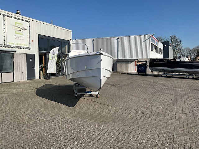 2024 navaro 21 consoleboot - afbeelding 25 van  26