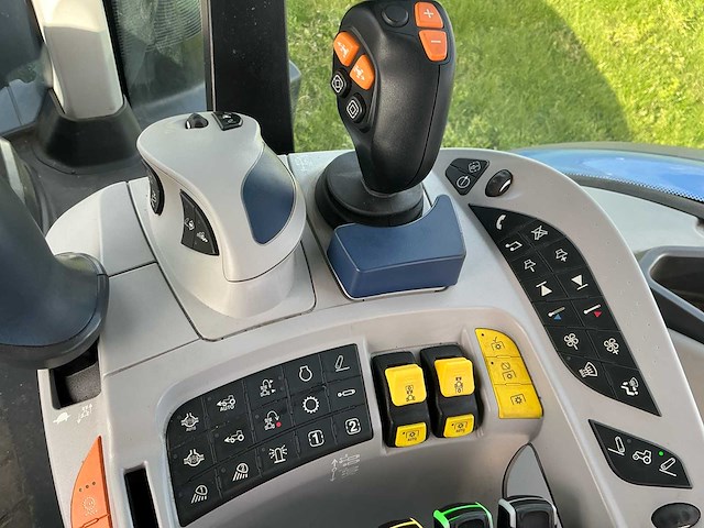 2024 new holland t7.245 new gen vierwielaangedreven landbouwtractor - afbeelding 27 van  35