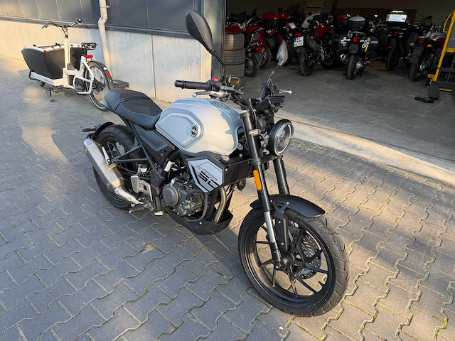 2024 online - sc 125 - motorcycle - afbeelding 11 van  11