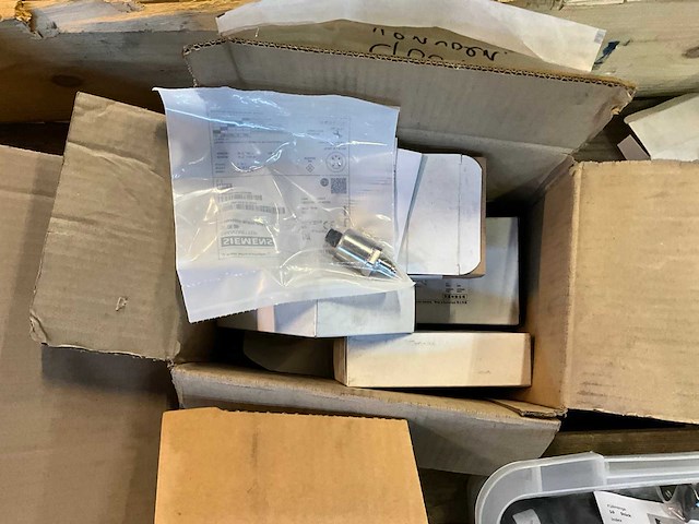 2024 paccar daf 2330486 vcu controller (10x) - afbeelding 4 van  4