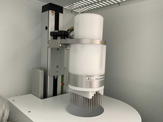 2024 perkinelmer chemagic 360d nucleïnezuur extractiesysteem - afbeelding 9 van  12