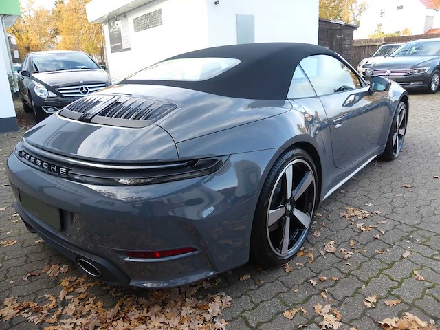 2024 porsche 911 carrera cabriolet (992) | german luxury sports car - afbeelding 42 van  43