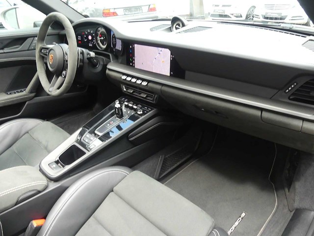 2024 porsche 911 carrera gts cabriolet (992) | german high-performance sports car - afbeelding 38 van  48