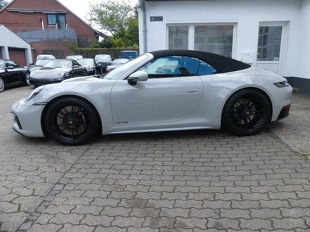 2024 porsche 911 carrera gts cabriolet (992) | german high-performance sports car - afbeelding 44 van  48