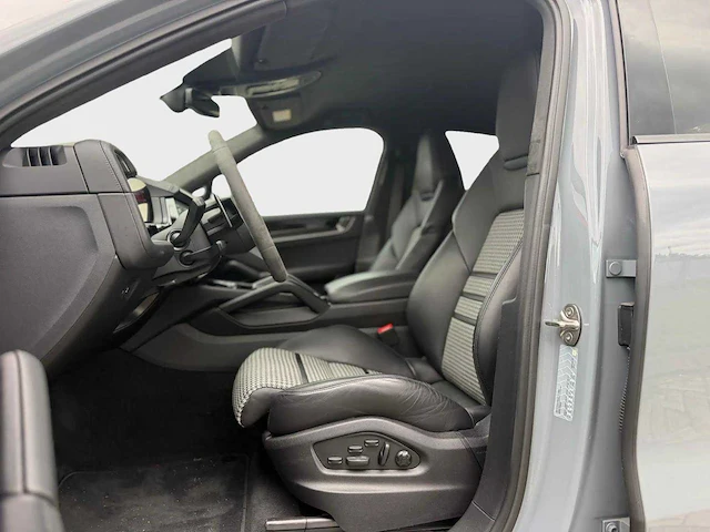 2024 porsche cayenne coupé 3.0 e-hybrid lightweight - afbeelding 22 van  24