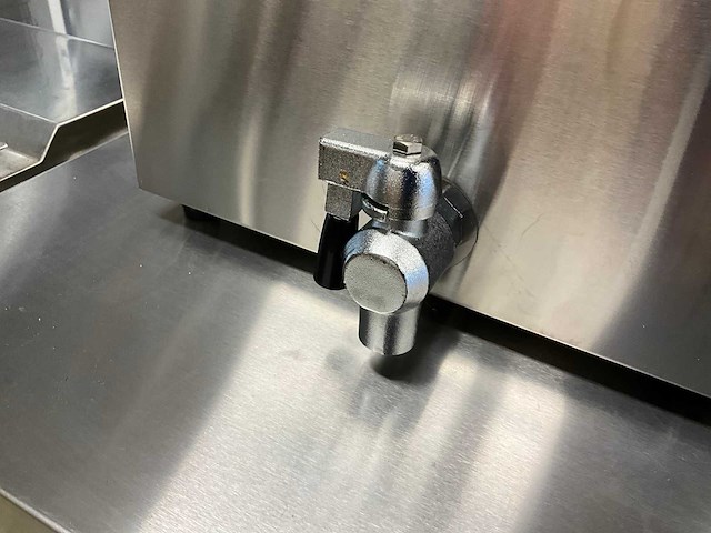 2024 saro ef 10 friteuse - afbeelding 6 van  7