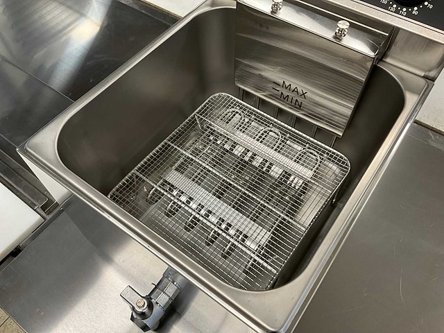2024 saro ef 10 friteuse - afbeelding 3 van  5