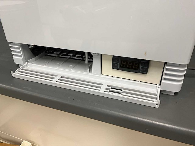 2024 saro sc 100 gebaksvitrine - afbeelding 5 van  7