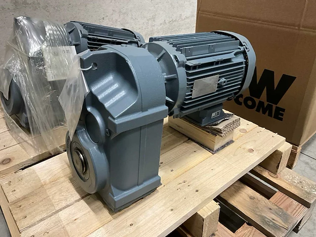 2024 sew-eurodrive fa67 drn100l4 3kw reductiemotor - afbeelding 2 van  5