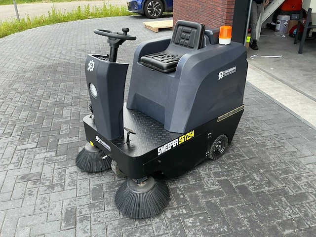 2024 stahlgruppe sweeper sgyzs4 zelfrijdende veegmachine - afbeelding 1 van  8