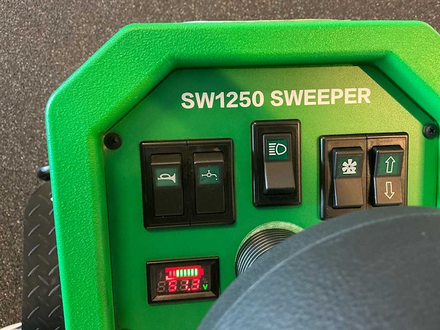 2024 stahlwerk sw1250 zelfrijdende veegmachine - afbeelding 3 van  16
